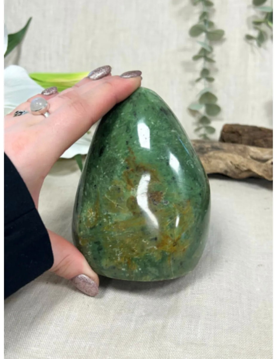 Chrysopraas edelsteen sculptuur nr.08 - Afbeelding 2