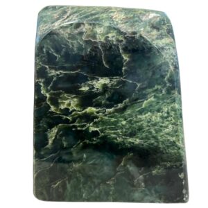 Nefriet edelsteen sculptuur nr.7